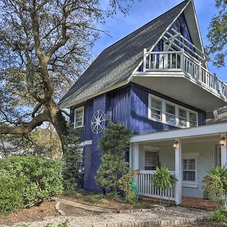 Coastal, Walkable Home In Historic Southport! Luaran gambar