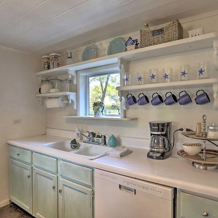 Coastal, Walkable Home In Historic Southport! Luaran gambar