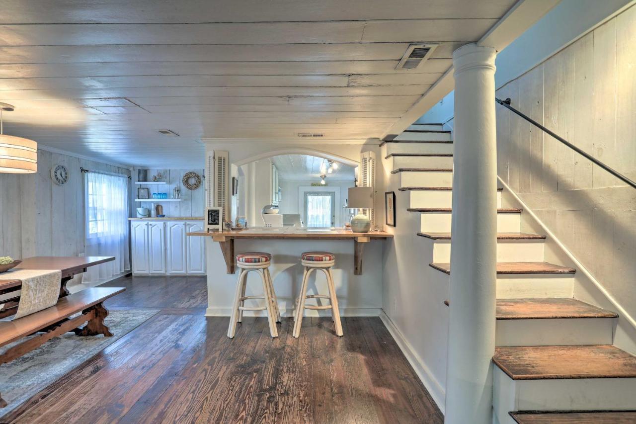 Coastal, Walkable Home In Historic Southport! Luaran gambar