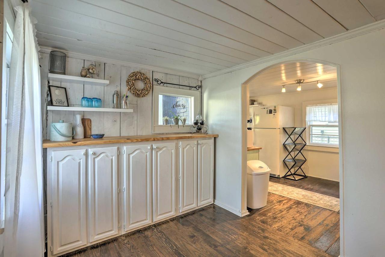 Coastal, Walkable Home In Historic Southport! Luaran gambar