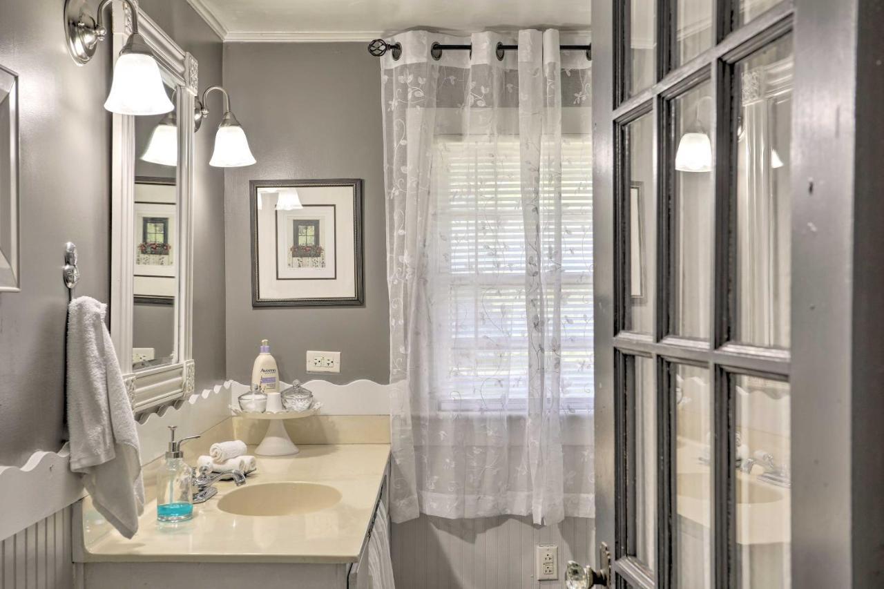 Coastal, Walkable Home In Historic Southport! Luaran gambar
