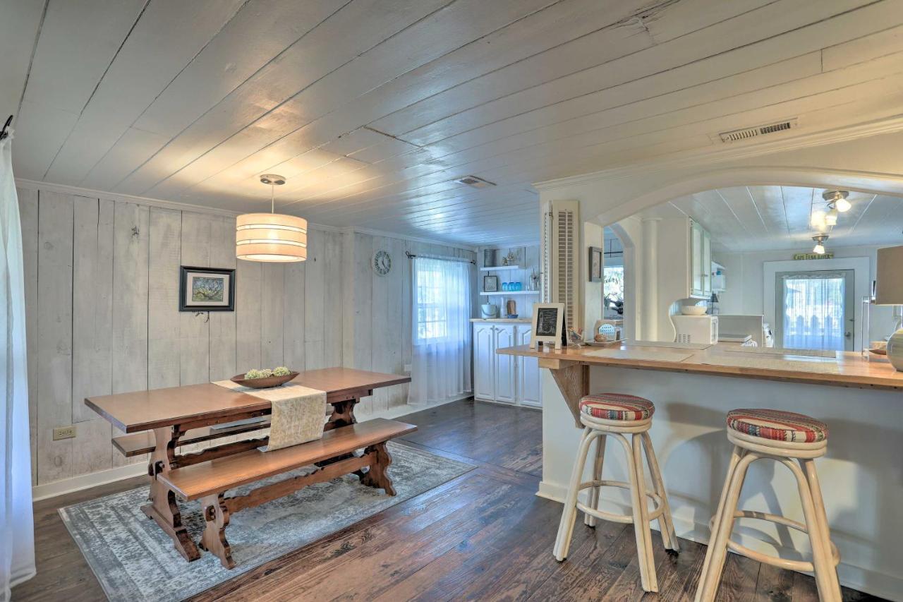 Coastal, Walkable Home In Historic Southport! Luaran gambar