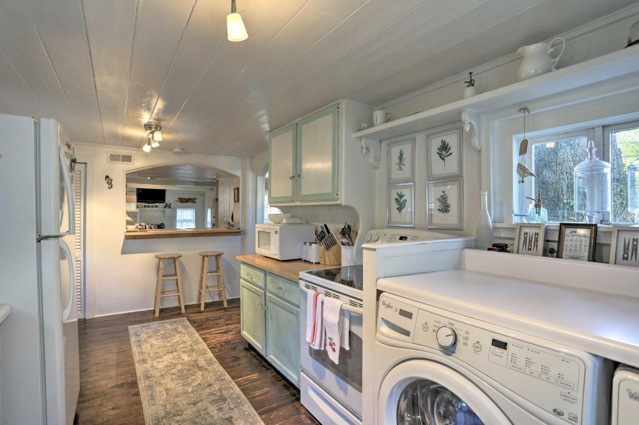 Coastal, Walkable Home In Historic Southport! Luaran gambar