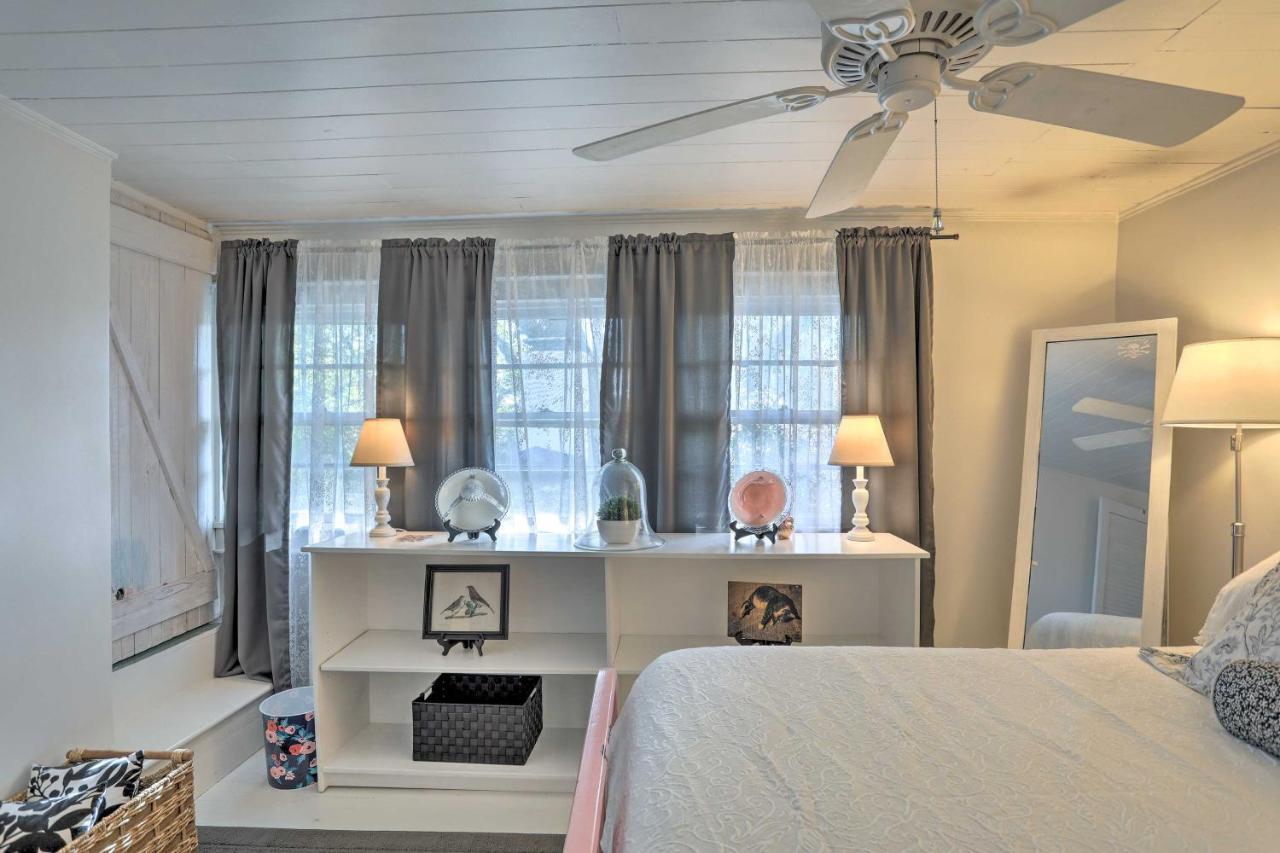 Coastal, Walkable Home In Historic Southport! Luaran gambar