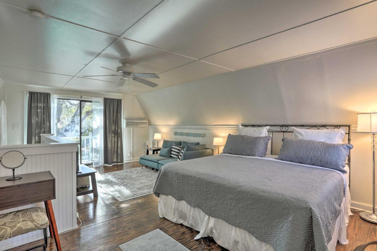 Coastal, Walkable Home In Historic Southport! Luaran gambar