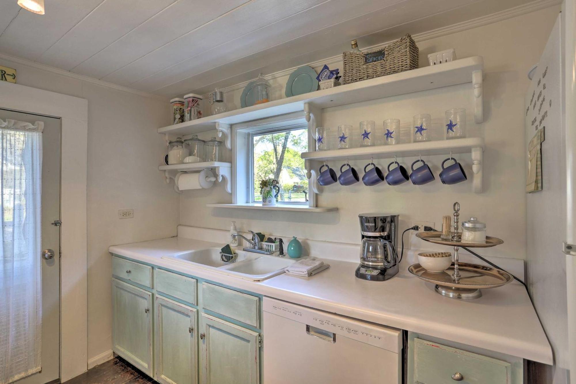 Coastal, Walkable Home In Historic Southport! Luaran gambar