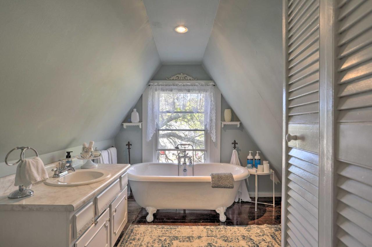 Coastal, Walkable Home In Historic Southport! Luaran gambar